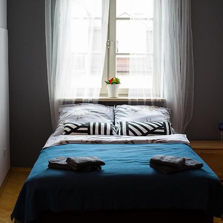 V Hostel Varsó Kültér fotó