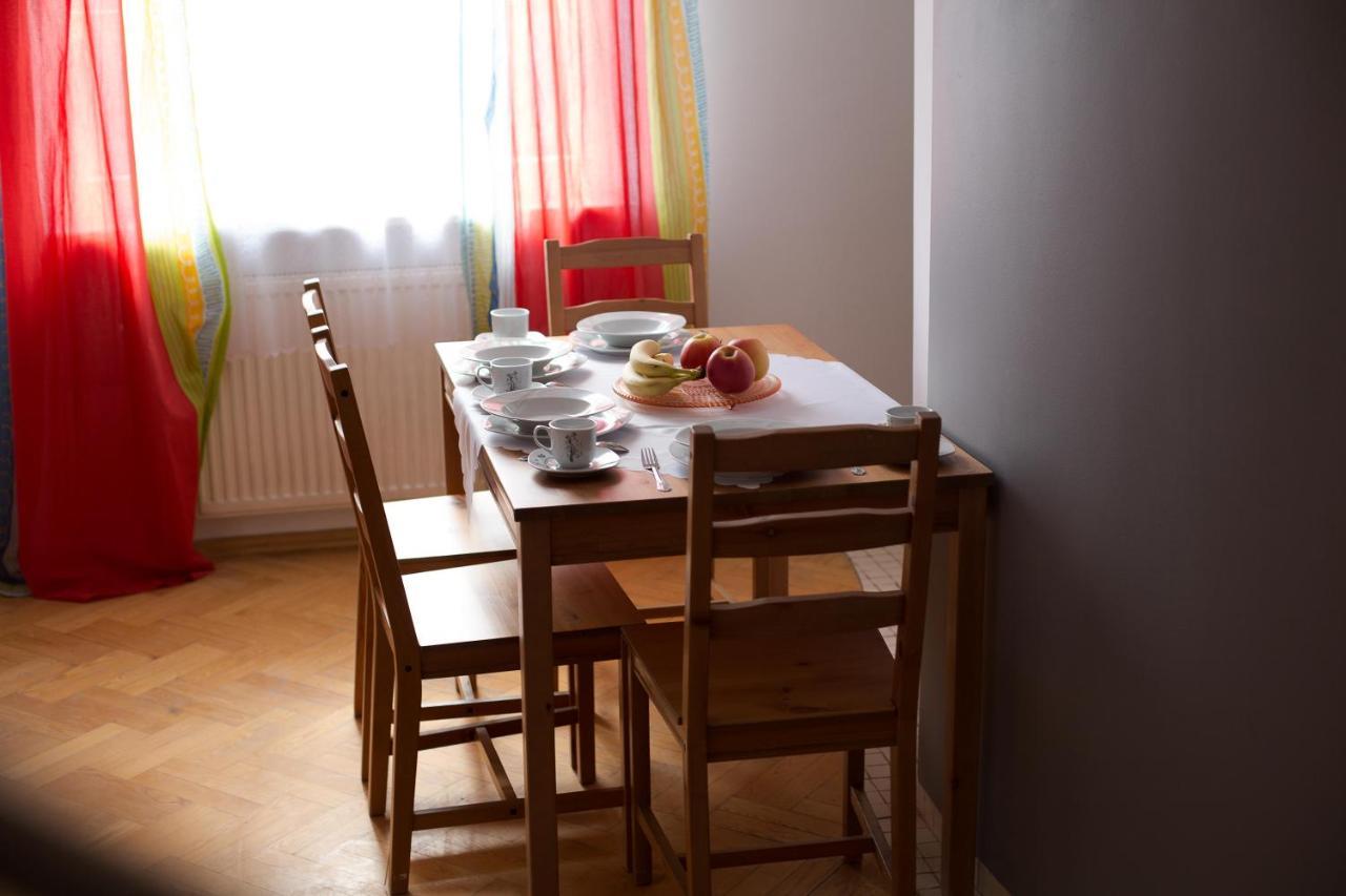 V Hostel Varsó Kültér fotó