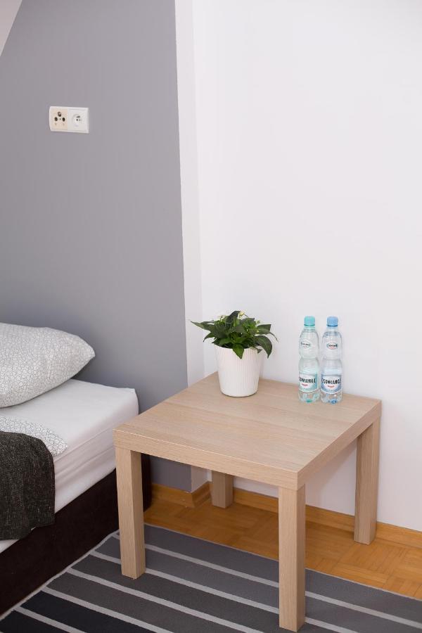V Hostel Varsó Kültér fotó